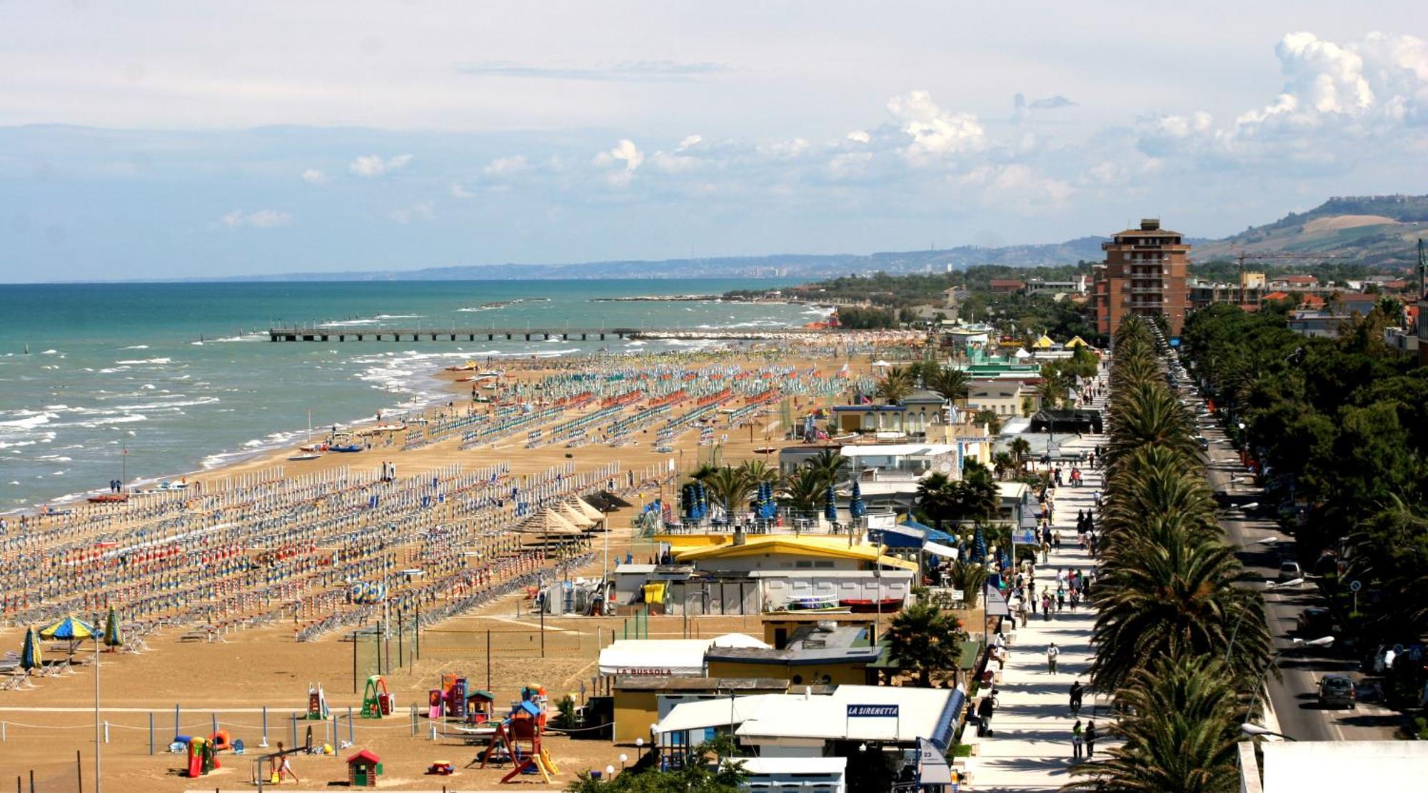 La Perla B&B Hotel Roseto Degli Abruzzi Eksteriør billede