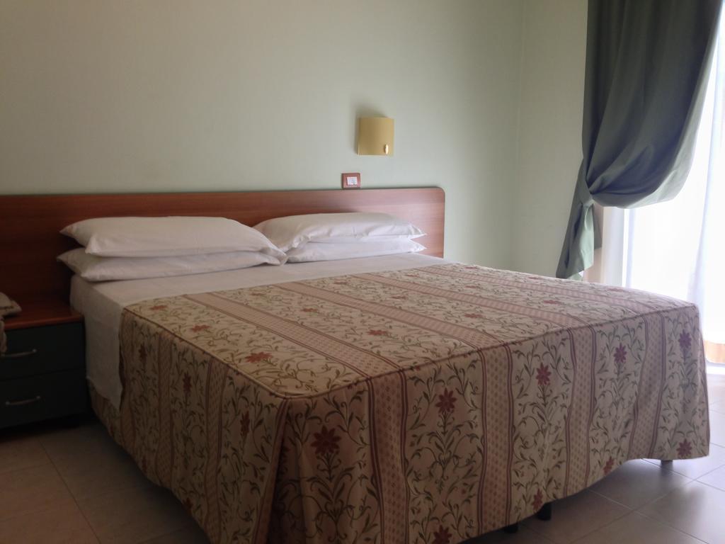 La Perla B&B Hotel Roseto Degli Abruzzi Eksteriør billede