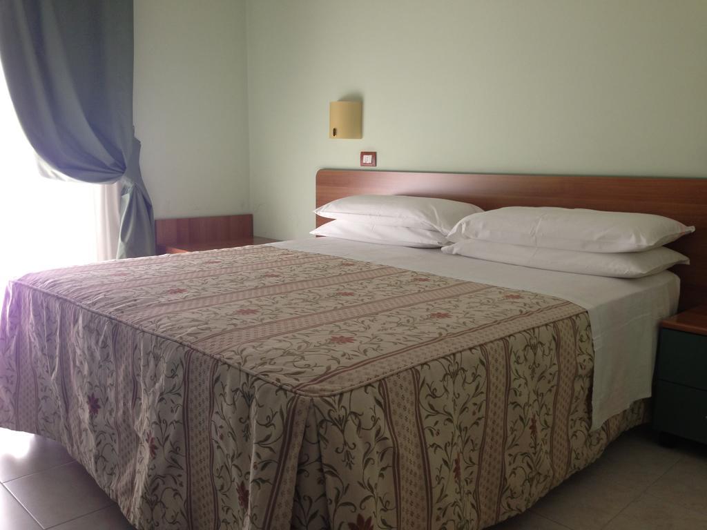 La Perla B&B Hotel Roseto Degli Abruzzi Eksteriør billede