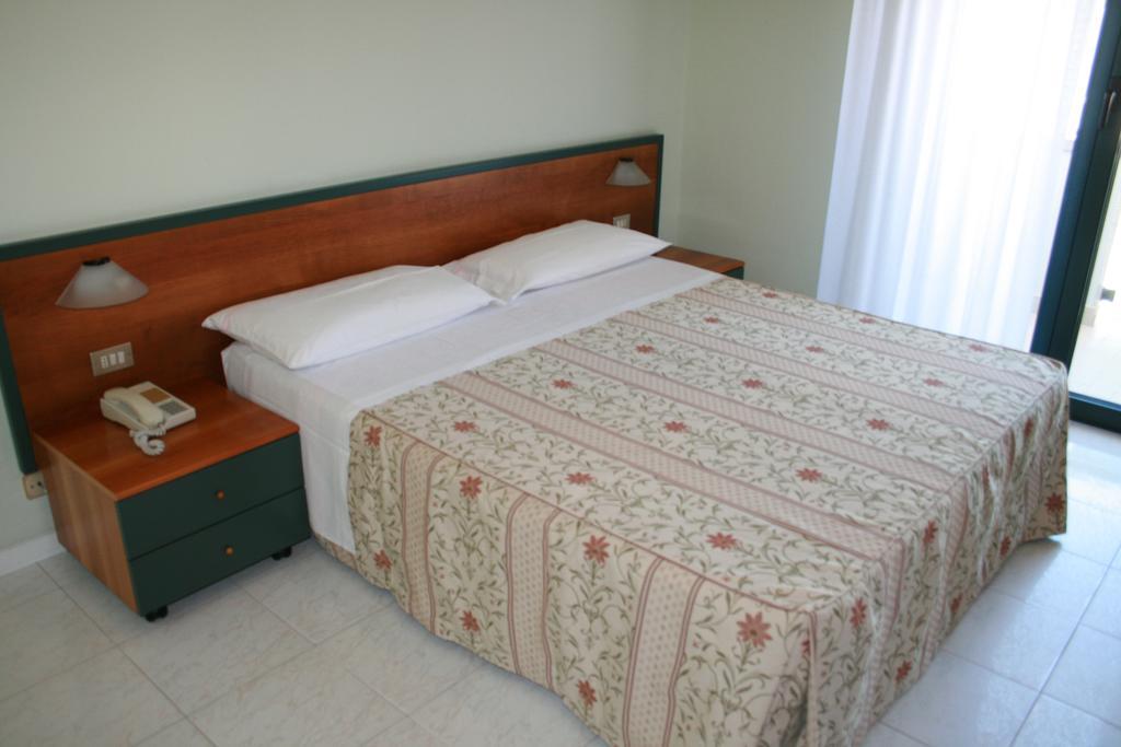 La Perla B&B Hotel Roseto Degli Abruzzi Eksteriør billede
