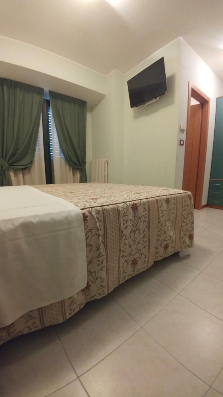 La Perla B&B Hotel Roseto Degli Abruzzi Eksteriør billede